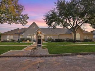 16001 Kevindale Ct, Houston, TX 77040
