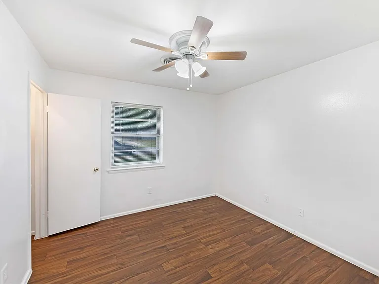 2717 Wesleyan Dr — Photo 25