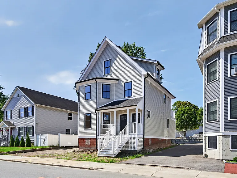 25 Richfield St #1 — Photo 1
