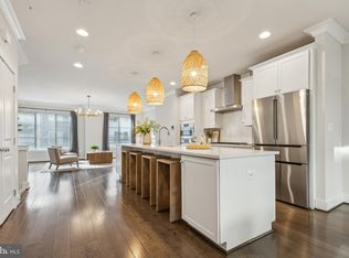 2883 Lowen Valley Rd, Alexandria, VA 22303