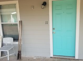 1512 N Esplanade St, Cuero, TX 77954