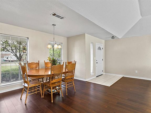 5th image of 1217 Redbud St