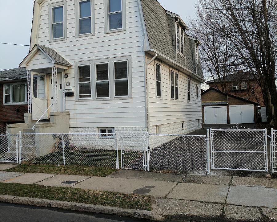 2nd image of 716 Essex Ave #A