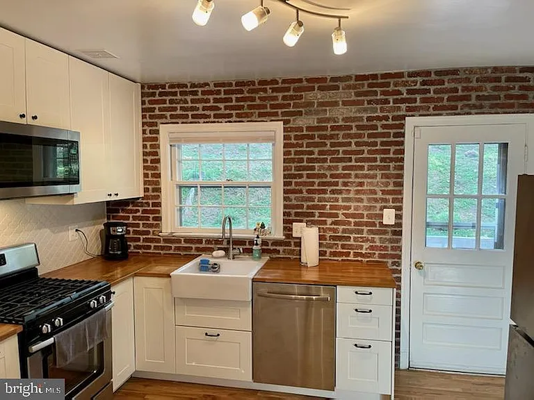 2305 N Vermont St — Photo 12