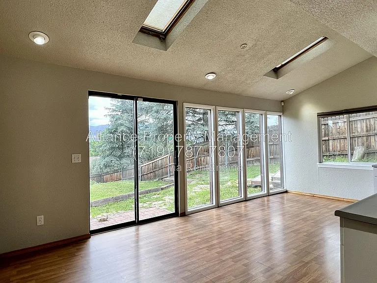 6318 Galway Dr — Photo 42