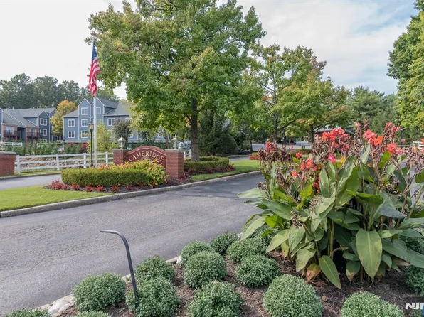 351 Cambridge Dr, Ramsey, NJ 07446