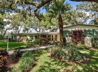 402 Mission Ln, Howey In The Hills, FL 34737