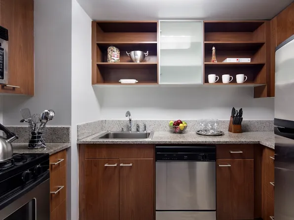 535 West 23rd Street image 2 of 12