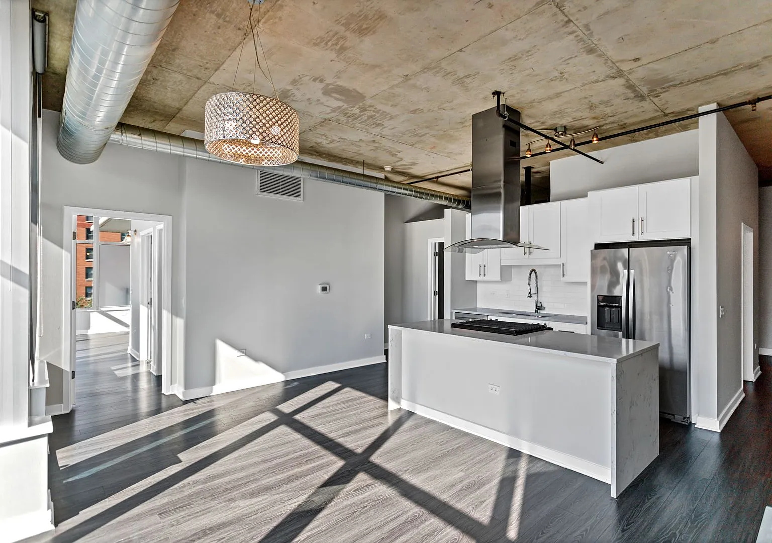 2 bed, 2.0 bath, 1200 sqft, $3,300 — Photo 4