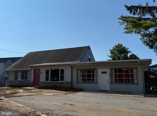 354 E Main St, Leola, PA 17540