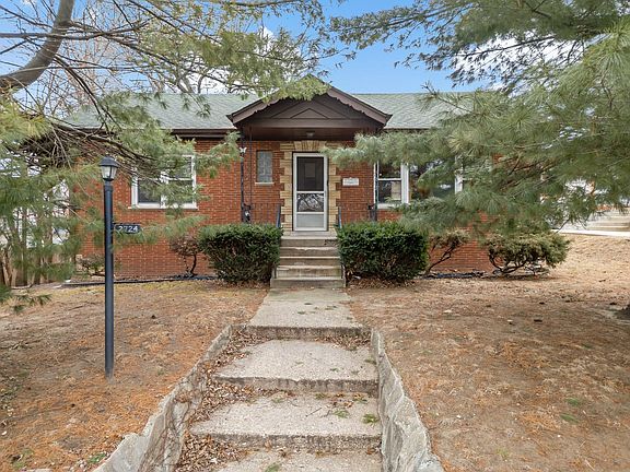 2nd image of 2724 W 96th Pl
