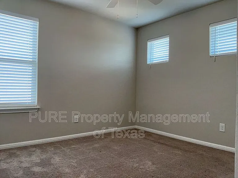 140 Earl Keen St — Photo 20