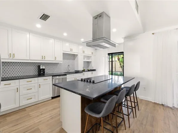 772 Reef Point CIR, NAPLES, FL 34108