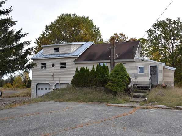 31 Red Barn Road, Norridgewock, ME 04957