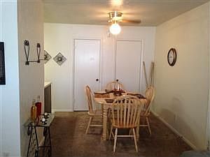 1st image of 2957 Park Square Dr