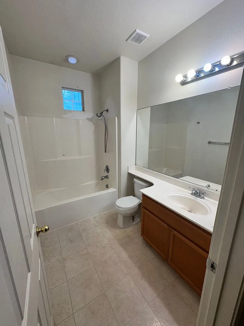 Well Located 2 Story Home in Oakmore Meadows — Photo 4