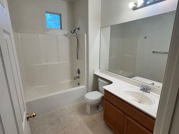 4th image of 2161 Chapman Oak Dr