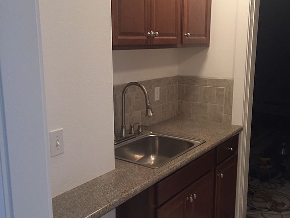 Utiltiy room has sink