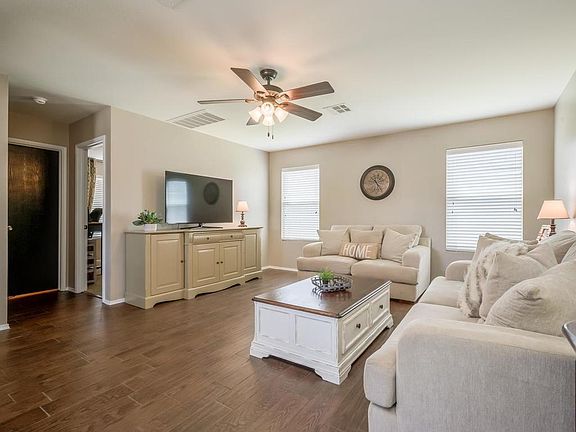 5th image of 810 Encinita Dr