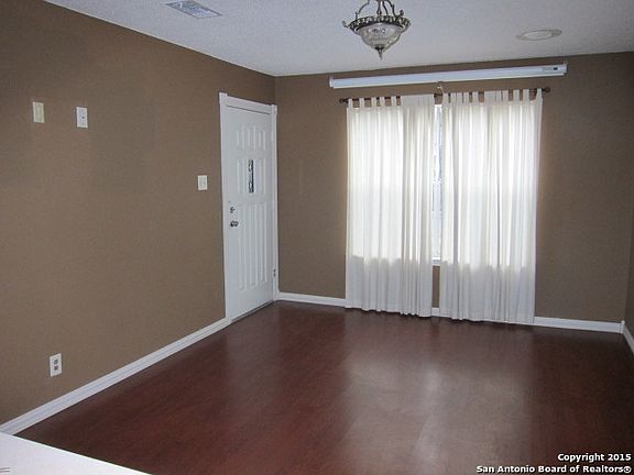 2nd image of 137 Rex St