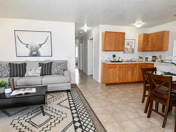 3 Bedroom, Single-story Townhomes for rent in Newton, IA, 720 1st St S, Newton, IA 50208