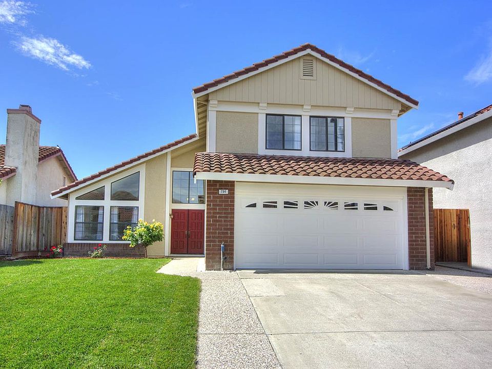 2nd image of 784 Valencia Dr