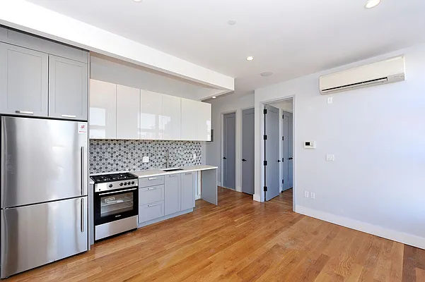 Rented by EXR | media 28