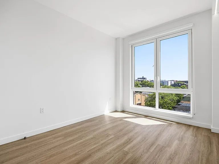 100 Sullivan Pl #612 — Photo 9