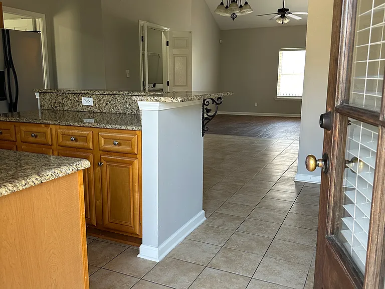 1067 Anchorage Rd — Photo 2