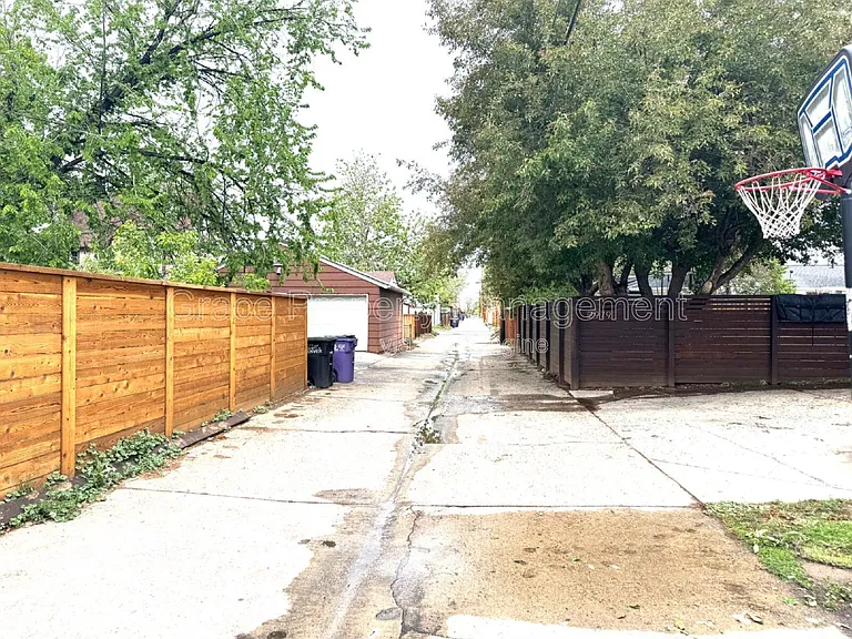 2970 Locust St — Photo 28