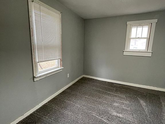 4th image of 215 E Copley Ave