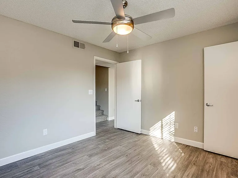 Sterling Point Apartment Homes — Photo 57