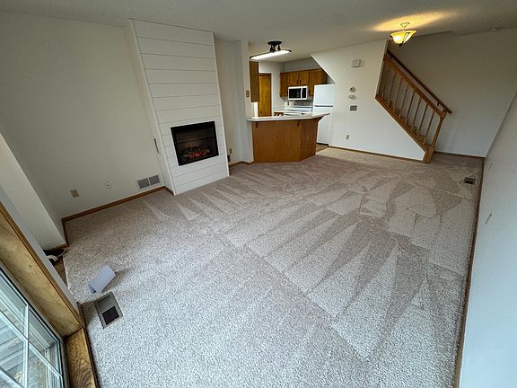 4th image of 5995 Wedgewood Ln N Unit 75