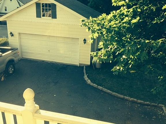 4th image of 322 Westwood Ave #2