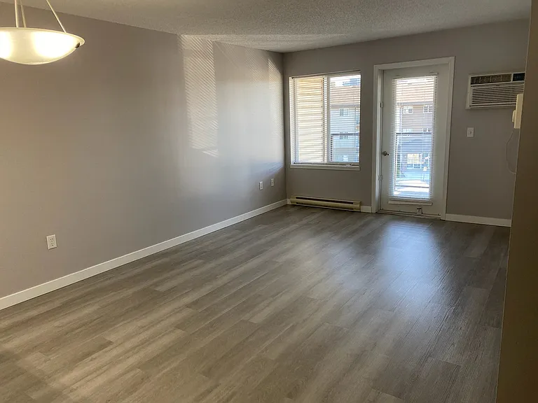 333 Warde Ave — Photo 29