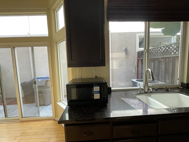Microwave Oven
