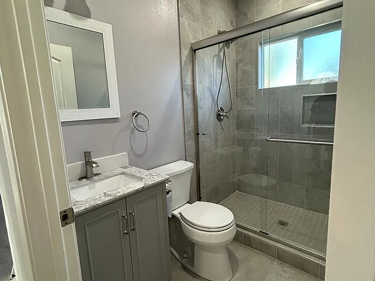 925 Runnymede St #A — Photo 10