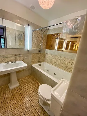 Rented by Sumitomo Real Estate Sales | media 14