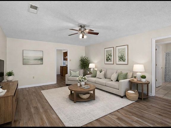 5th image of 212 Feezor St