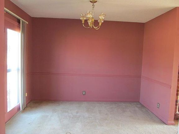 4th image of 728 Paige Cir