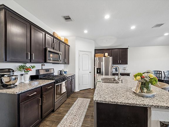5th image of 20385 Tembec Dr