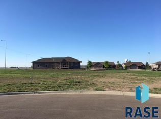 Meadow Cir, Lennox, SD 57039