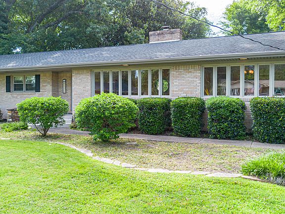 3rd image of 4116 Court Ave