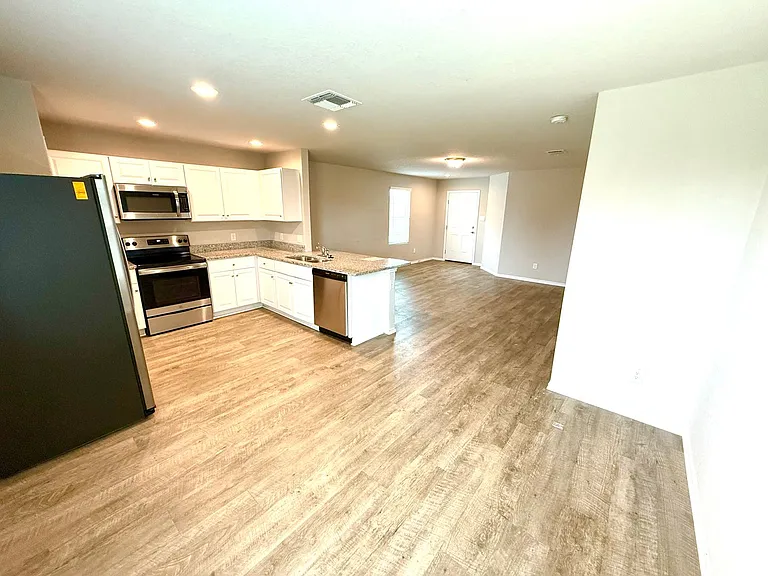 7614 Crestway Rdg — Photo 9