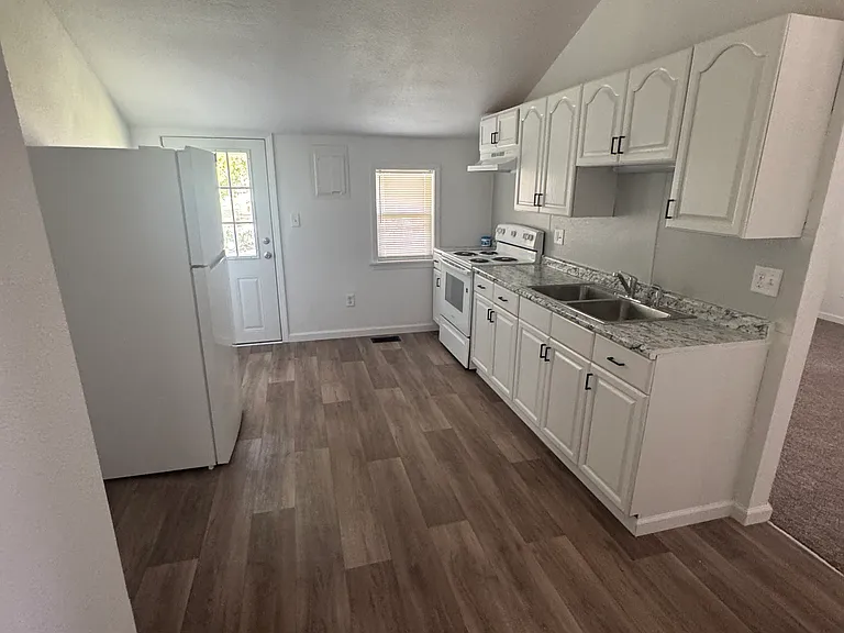 706 Main St — Photo 3