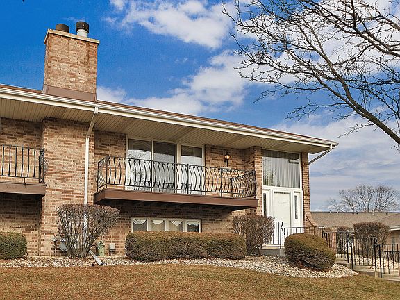 3rd image of 10644 Lynn Dr #19