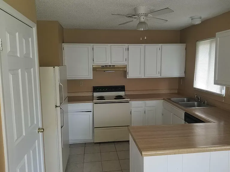 7331 Palgrave Ln — Photo 2