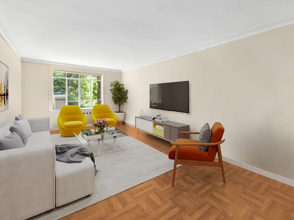 250 West 24th Street 1CW image 2 of 13