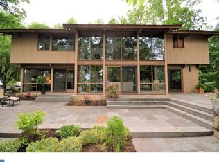 2612 Hill Rd, Green Lane, PA 18054