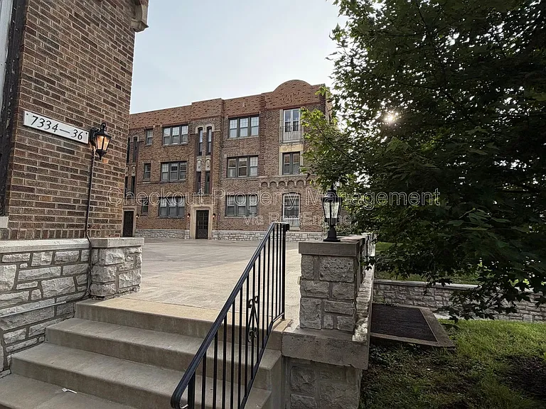 7340 Forsyth Blvd #307 — Photo 12
